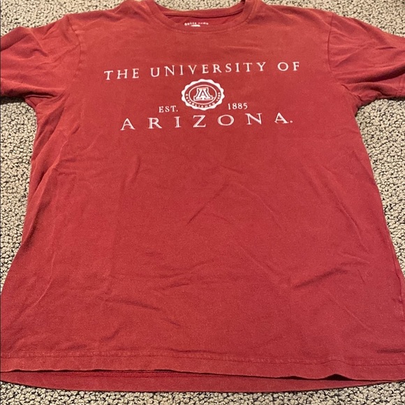 University of Arizona Red T-Shirt Size Small in EUC - Picture 1 of 3